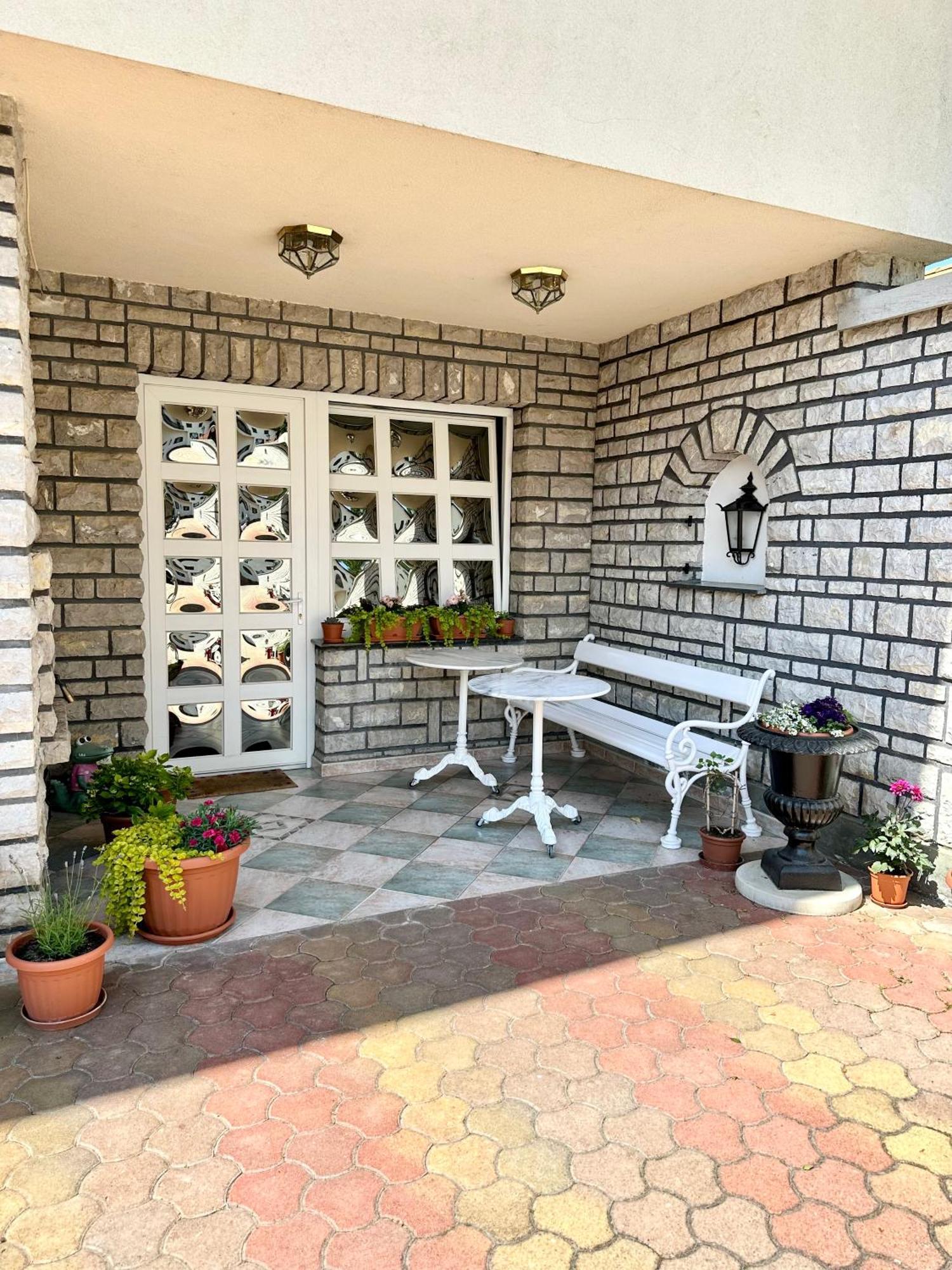 Ello Residence Veszprem Exterior photo