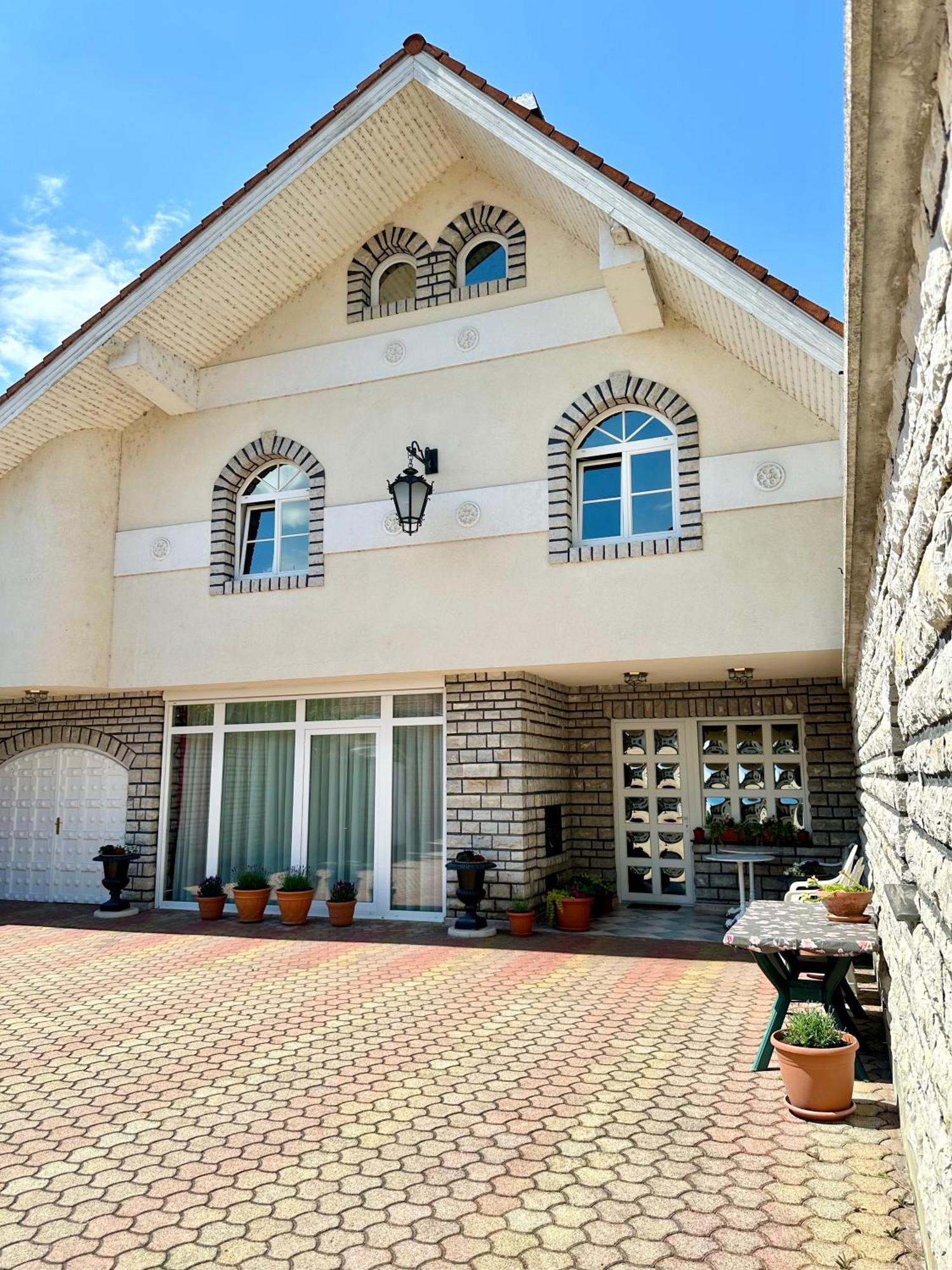 Ello Residence Veszprem Exterior photo